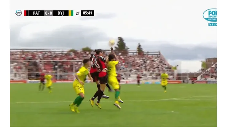 Se paraliza la Superliga: el árbitro sorprendió a todos cobrando un penal y Patronato le gana a Defensa