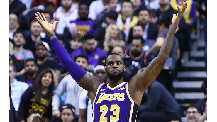 LeBron dice que los Lakers deben "imaginar" que sus próximos juegos son de playoff