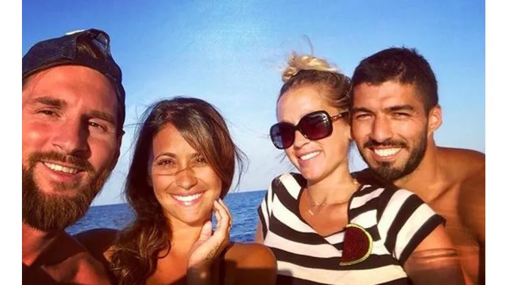 Messi salió a comer con Luis Suárez y su pareja y Antonella Roccuzzo subió la foto a Instagram