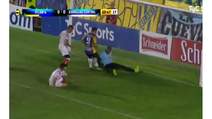 A Atlanta le anularon un gol.