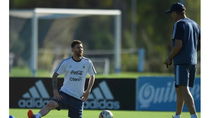 Patón Bauza volvió a hablar de Messi y la Selección Argentina