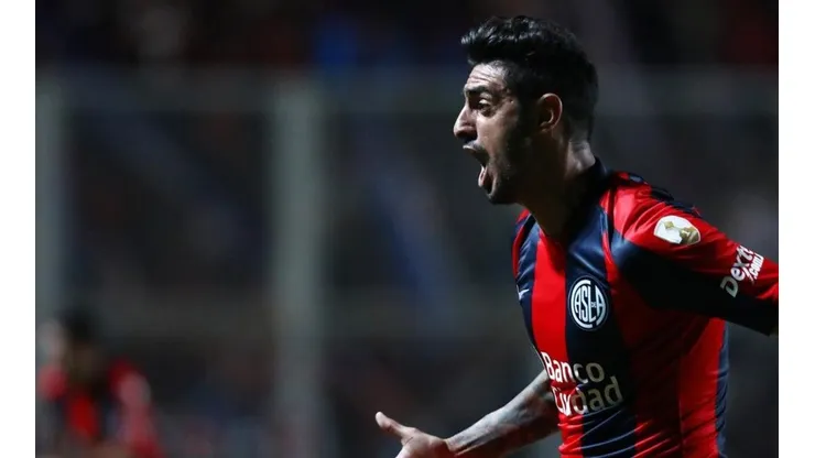 Almirón se mantendrá en el cargo luego de la victoria del Cuervo.