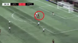 Tremenda tapada del argentino.