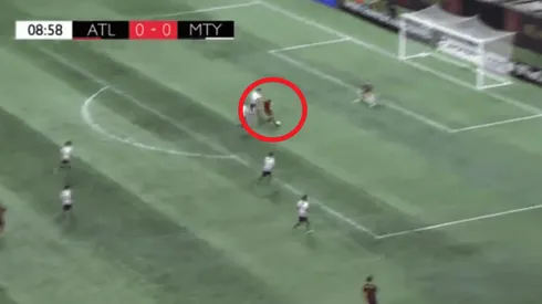 Tremenda tapada del argentino.