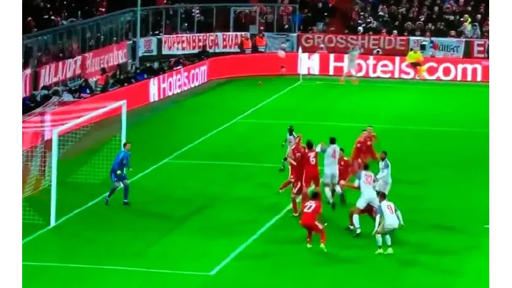 Gol de Van Dijk de cabeza.
