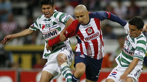 El Bofo y Oribe se enfrentaron cuando este vestía los colores del Santos.