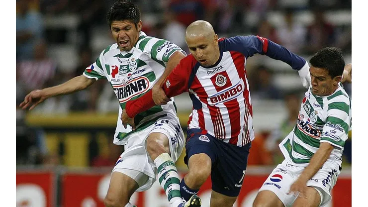El Bofo y Oribe se enfrentaron cuando este vestía los colores del Santos.
