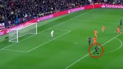 Golazo de Piqué tras pase de Messi.