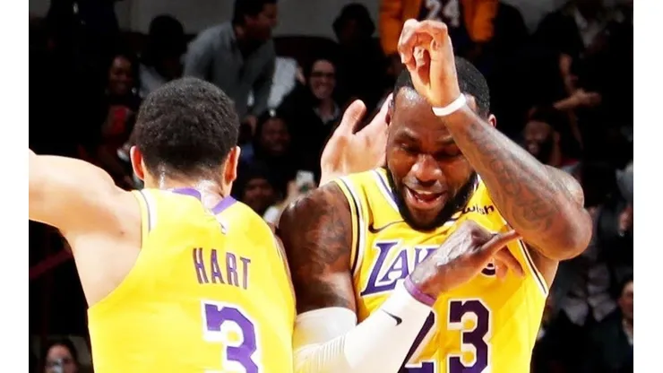 Un refuerzo poco usual le devuelve la esperanza a los Lakers