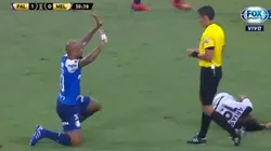La patada de Felipe Melo digna de cárcel pero que terminó en amarilla
