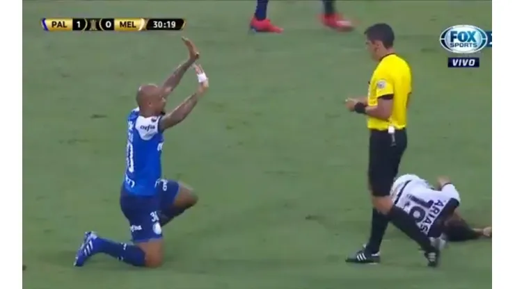 La patada de Felipe Melo digna de cárcel pero que terminó en amarilla