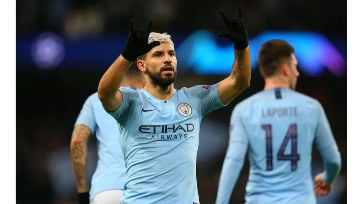 Sergio Agüero se despachó con un espectacular doblete.