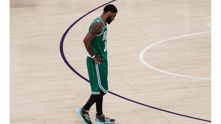 Kyrie Irving se disculpa ante la prensa por su actitud