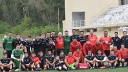 ¿Casualidad o provocación? La foto del plantel de Palestino con un detalle que enoja en River