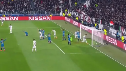 Robo a Juventus: Cristiano tocó el balón, el juez inventó una falta y celebró todo Atlético Madrid