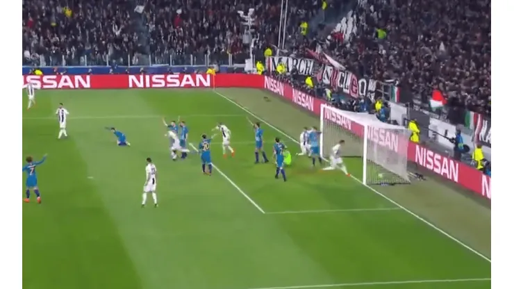 Robo a Juventus: Cristiano tocó el balón, el juez inventó una falta y celebró todo Atlético Madrid