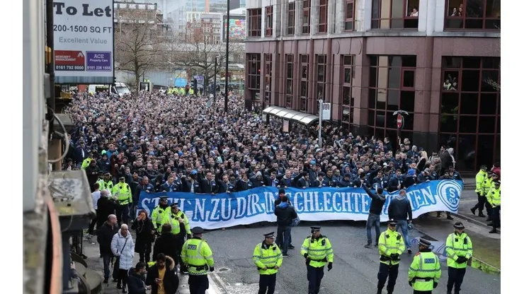 Multitud de hinchas del Schalke 04.