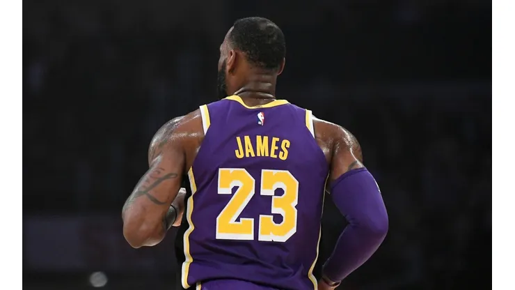 Charles Barkley se burló de LeBron y lo invitó a comentar los playoffs por TV