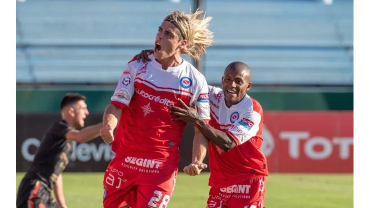 Argentinos vs Vélez por la Superliga.