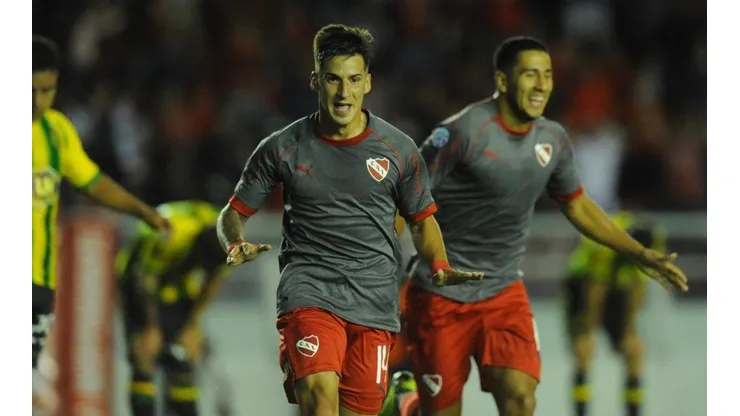 Jonathan Menéndez festeja su tanto.