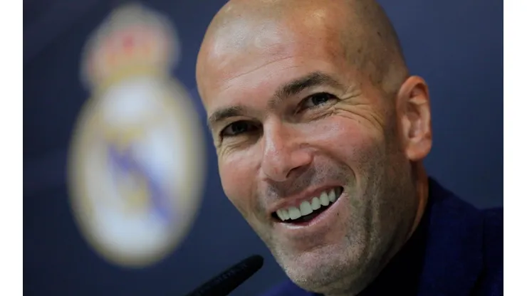 El meme viral de Zidane haciendo "un Zidane" a Solari