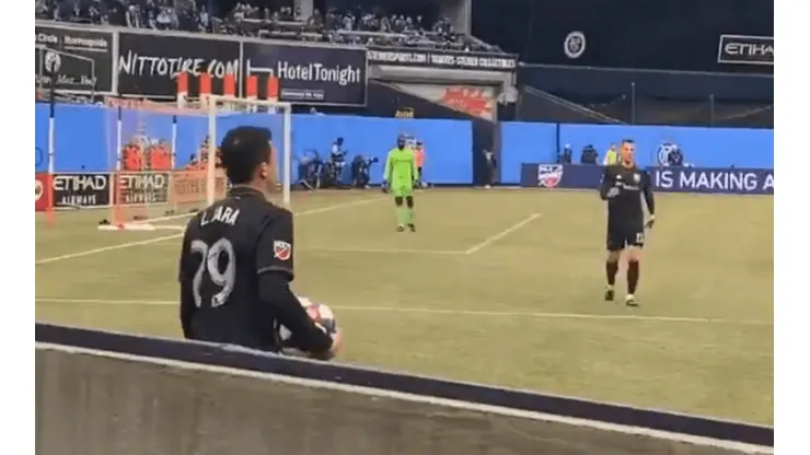 Un hincha de River fue a ver un partido de la MLS solo para gritarle a Jara: "3-1 te comiste en el Bernabéu"