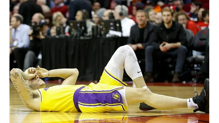 Los Lakers son un hospital: La lesión de Lonzo Ball lo tendrá fuera el resto del año