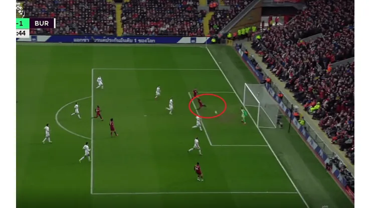 Metió dos goles y Liverpool ganó, pero Mané no podrá dormir por este gol que no anotó