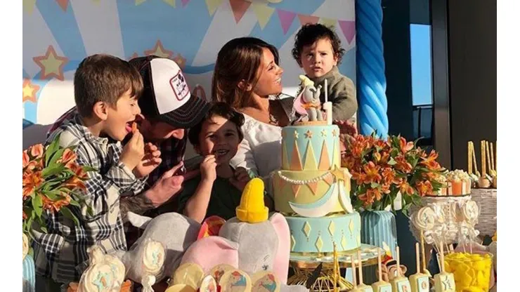 Antonella, Messi y un domingo feliz: dos fotos hermosas para mostrar como festejaron el primer año de Ciro