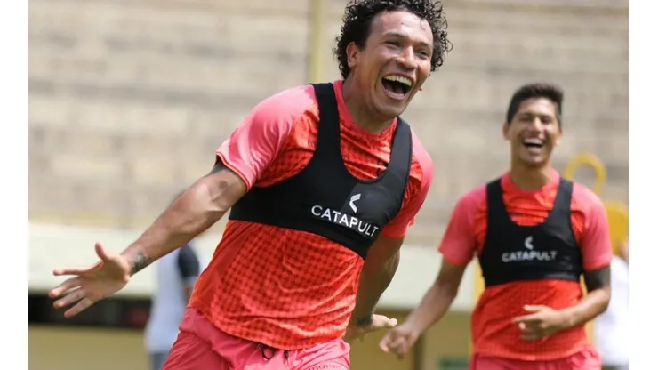 El equipo que jugará ante Carlos Manucci