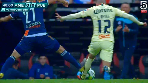 Acosta se fue a las duchas por un patadón a Reyes