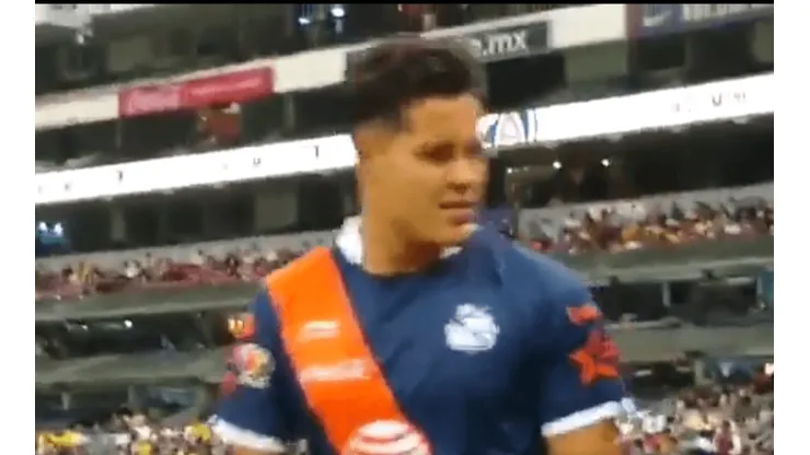 ¿Qué fue eso?: Alan Acosta gesticuló ante los aficionados del América cuando se iba expulsado