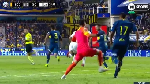 Insólita reacción de Monetti.