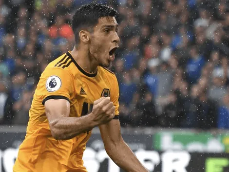 Raúl Jiménez tendrá la máscara del "luchador sin cara"