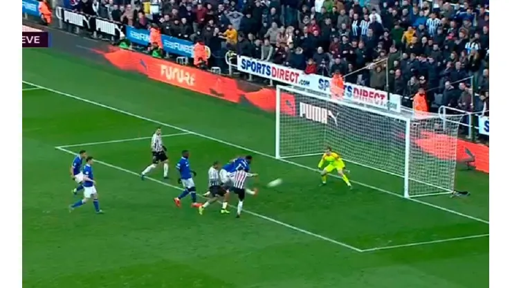 Error de Mina y gol de Ayoze.