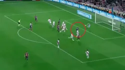 Como con la mano: el centro de Messi para que Piqué empate para Barcelona