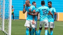 Un cervecero que mira a todos desde la parte alta