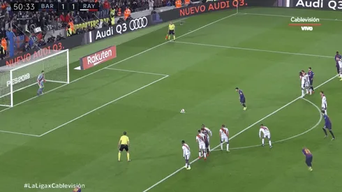 Messi mostró su nueva manera de patear penales y el arquero quedó arrodillado