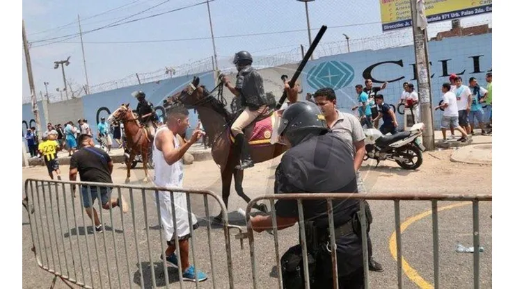 No puede ser: Incidentes entre hinchas del Cristal en la previa del partido