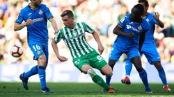 IMPARABLE. Lo Celso domina el balón ante la defensa del Getafe (Foto: Getty).