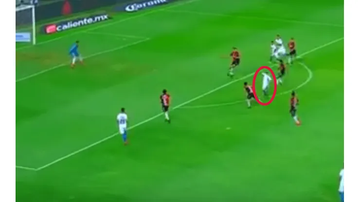 Golazo impactante de Yotún para asegurar el triunfo de Cruz Azul ante Atlas