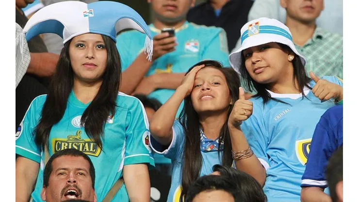 No se quedaron atrás: Cristal también felicitó a todas las mujeres