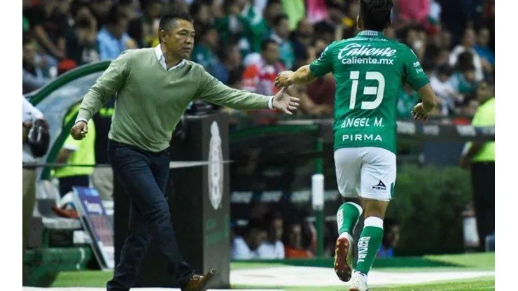Mena reveló por qué llegó sorpresivamente a León