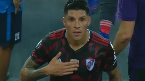 De muy mal gusto: las reacciones en redes sociales luego del irrespetuoso gesto de Enzo Pérez