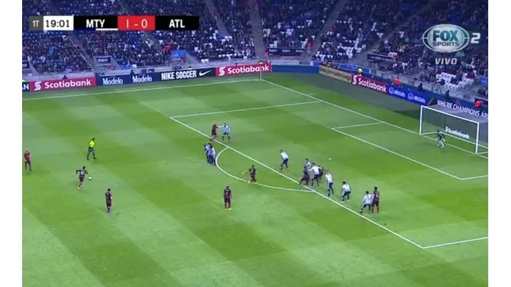 Nostalgia en River: Pity Martínez perdió un duelo de tiro libre contra Barovero en la Concachampions