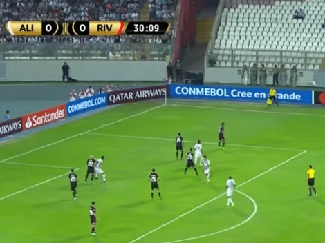 Así de fácil: un lateral complicó a todo River y Alianza Lima puso el 1-0