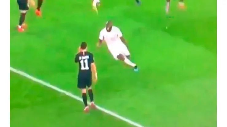 Desahogo de Lukaku en la cara del Fideo.