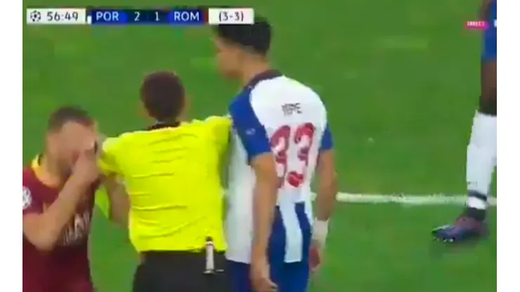 Dzeko cayó al suelo como si le hubiesen disparado.