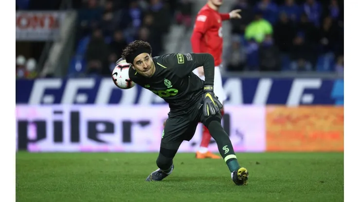 El Memo Ochoa fue otra vez premiado en su equipo.