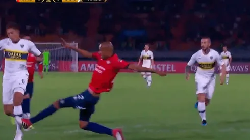 Era penal sobre Almendra.